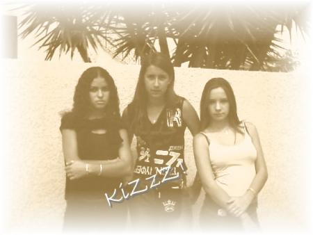 KiSs LeS MiSsS!